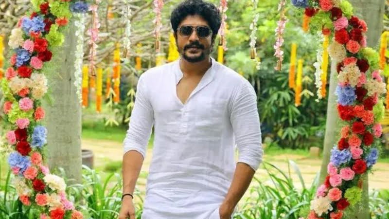 Vasishtha Simha broke the birthday
