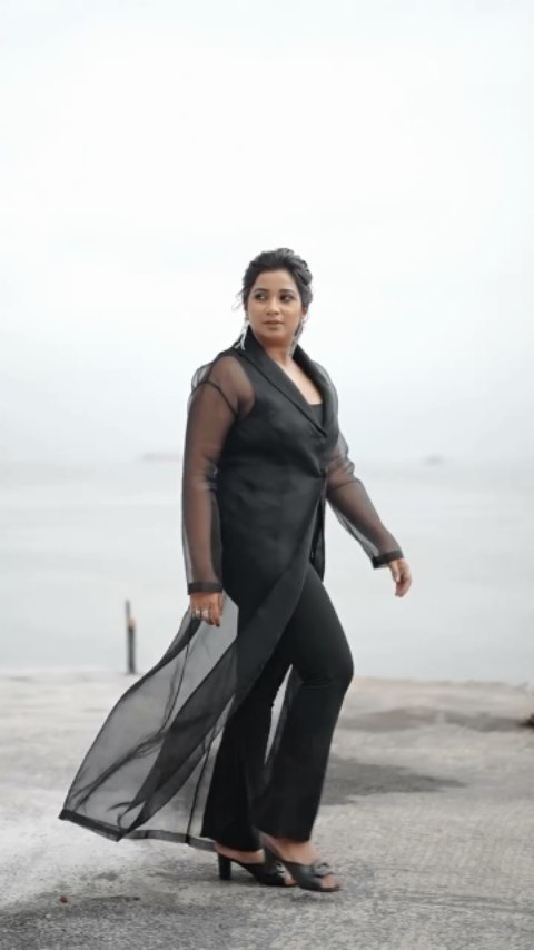 Shreya Ghoshal is no less than any heroine