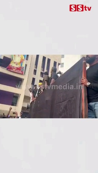 Shivanna sing a song with fans in Hubballi