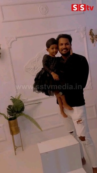 Rajat photoshoot with his daughter