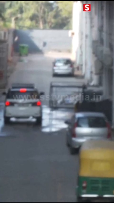 Darshan leaving the hospital for court