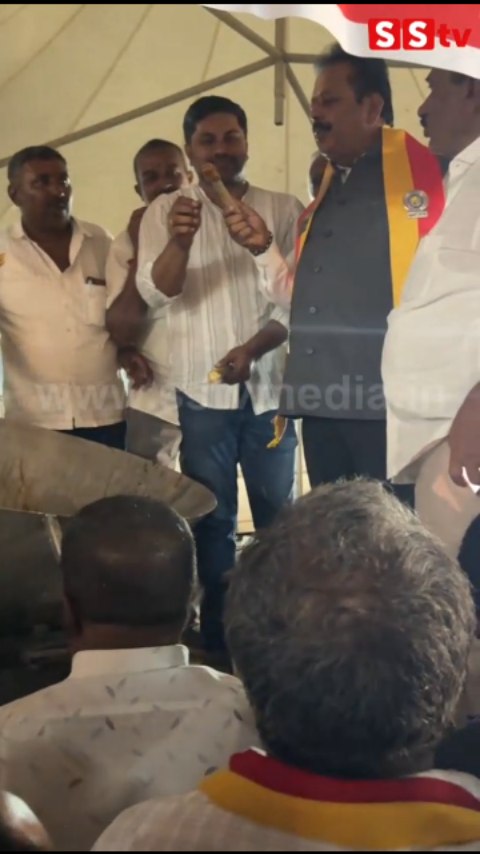 Chaluvaraya Swamy at the Sahitya Sammelana Food Fair