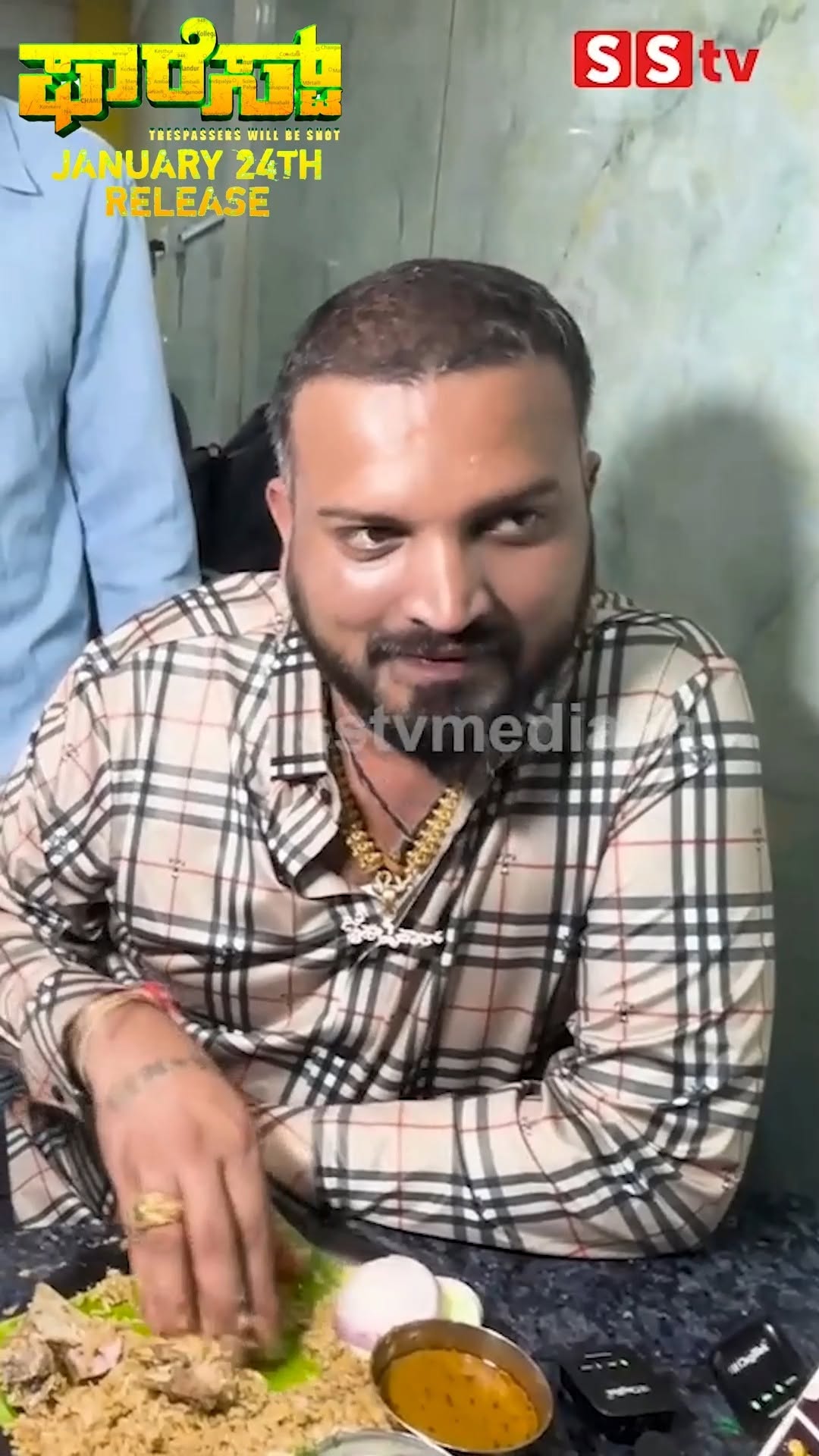 Varthur Santosh eat Hosakote biryani
