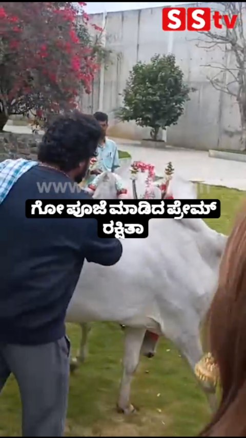 Prem Rakshita who performed Go Pooja