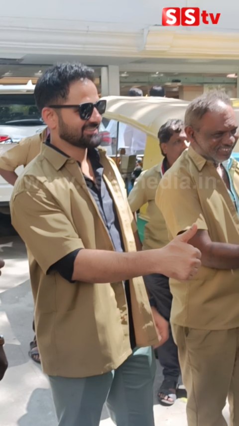 Look what Raju, the James Bond hero, did with the auto driver