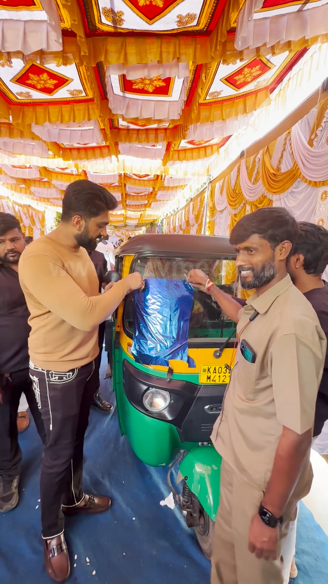 Auto fans give Rajavardhan a huge birthday gift