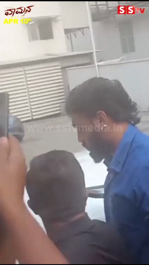 Dhanveer gave a grand entry to the trailer launch