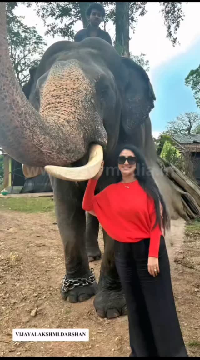 Vijayalakshmi poses for a photo with Abhimanyu