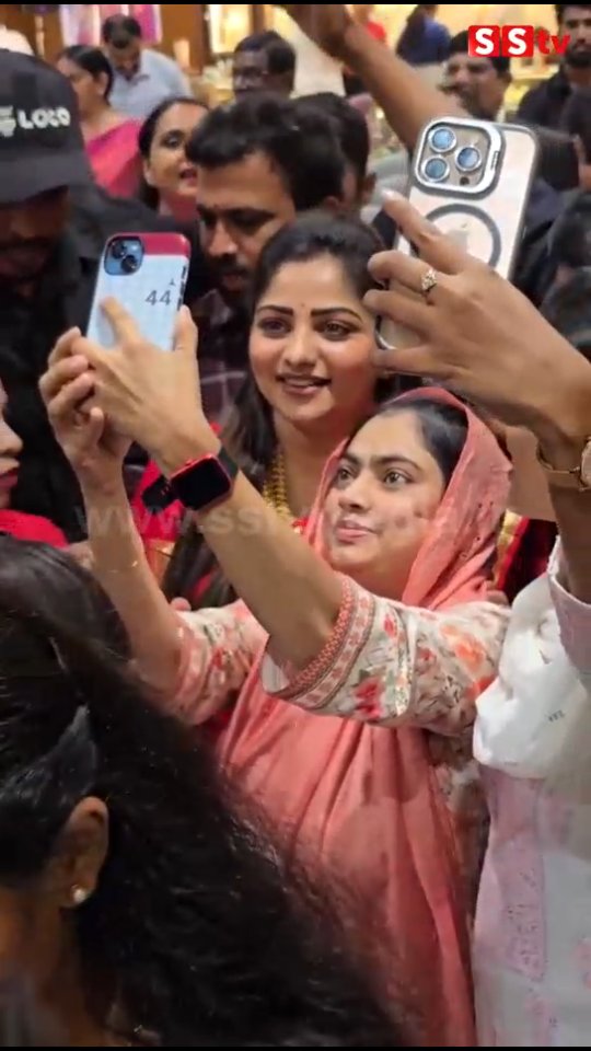Fans were overwhelmed by Rachita