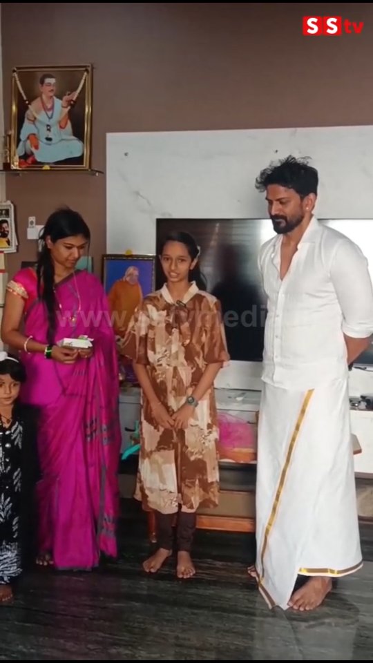 Dalli celebrates Ugadi with his wife