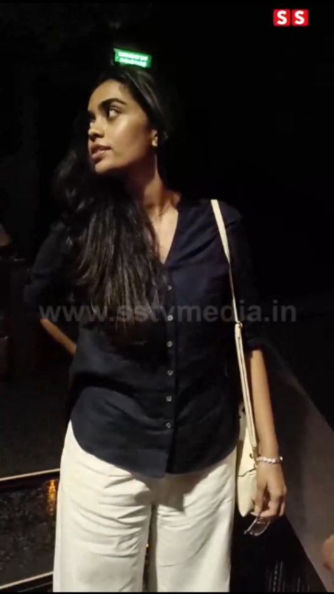 Look how simple Shruti's daughter Gowri is
