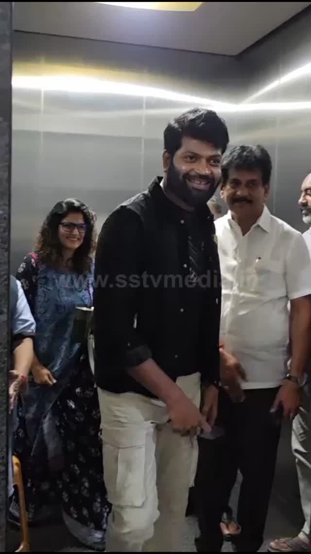 Actor Vinod Prabhakar came with his wife for the auspicious start of Utsav Cafe
