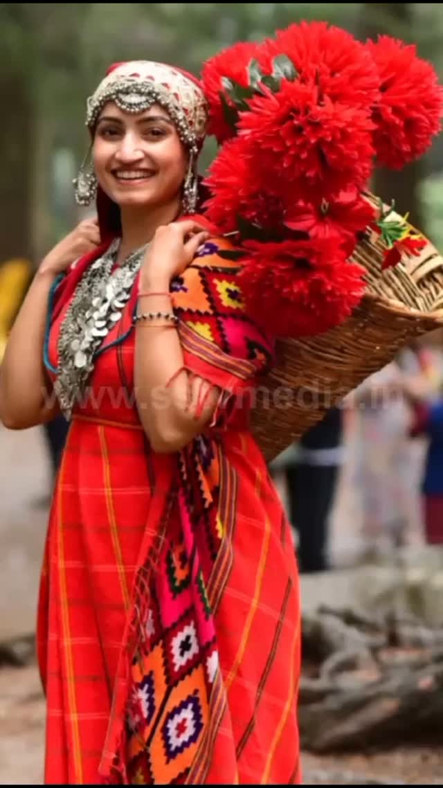 Actress Vaishnavi enjoying with her husband