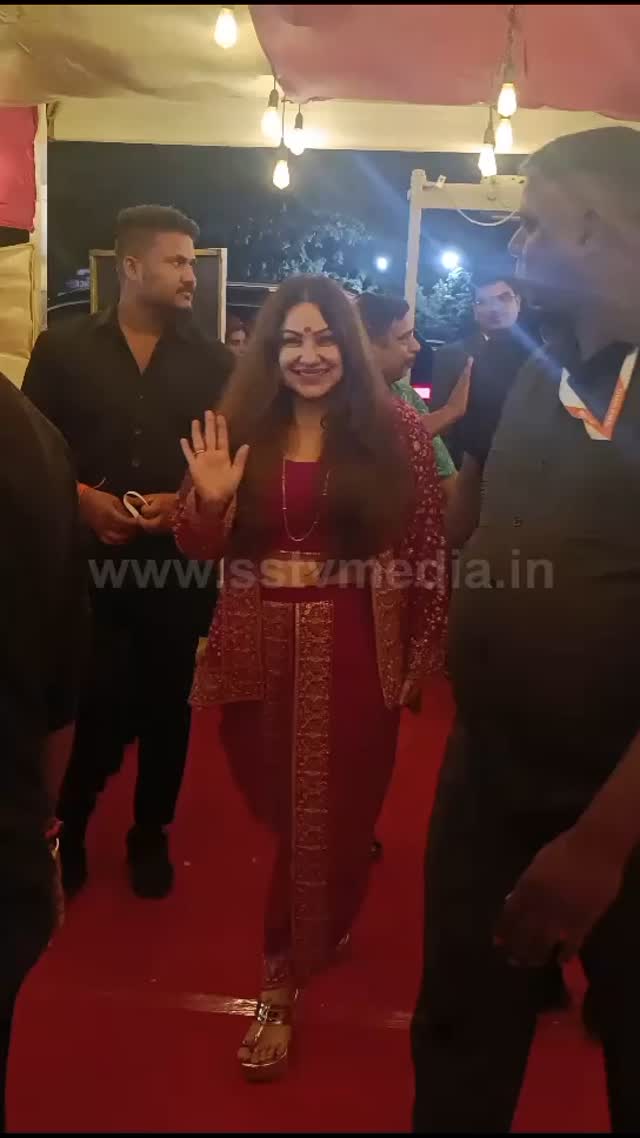 Actress Priyanka Upendra receives Prajavani Cine Sammana Award