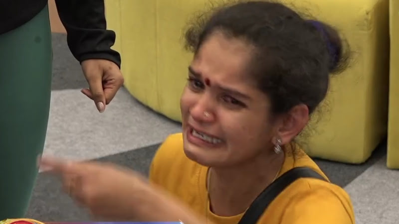 Chaitra Kundapura's tearful moment
