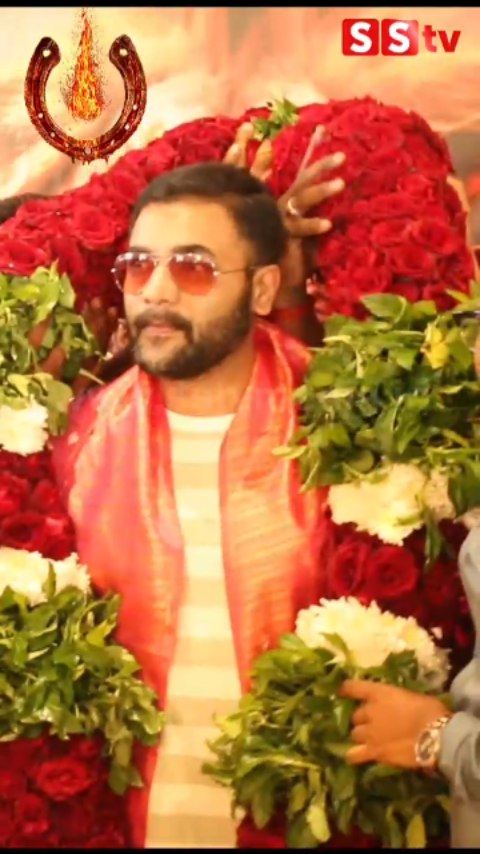 Srimurali receives a grand tribute from fans