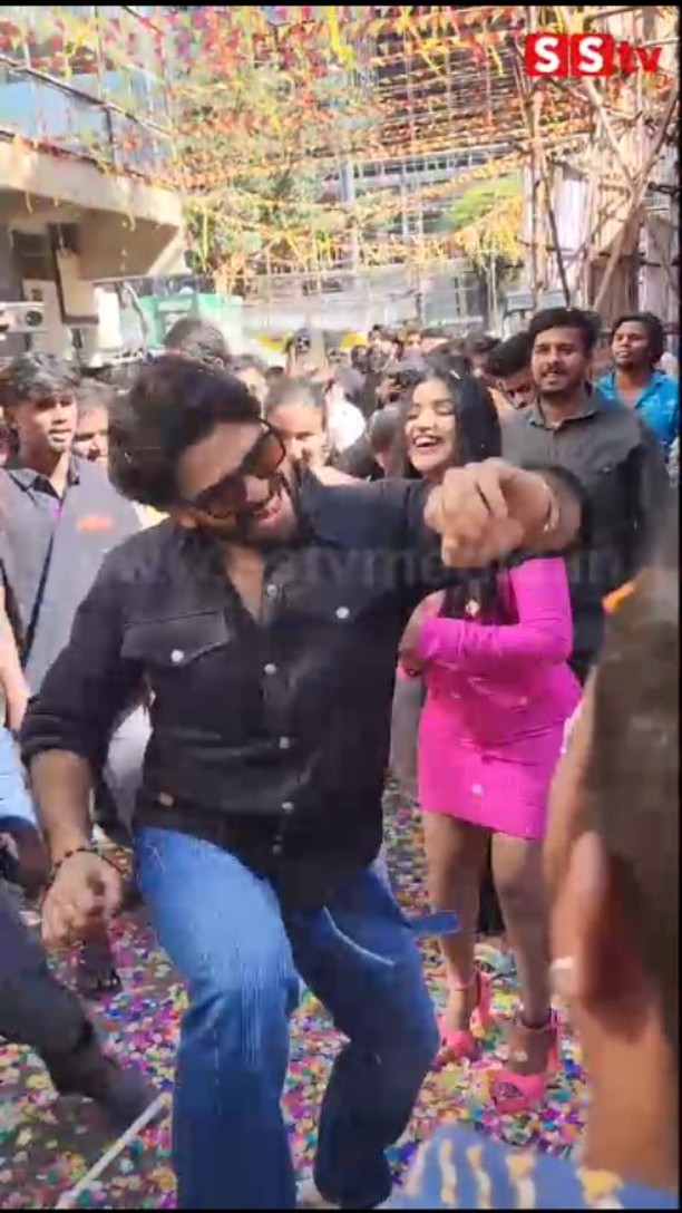 Roopesh Janhvi dances to celebrate the release of Adhipatra movie