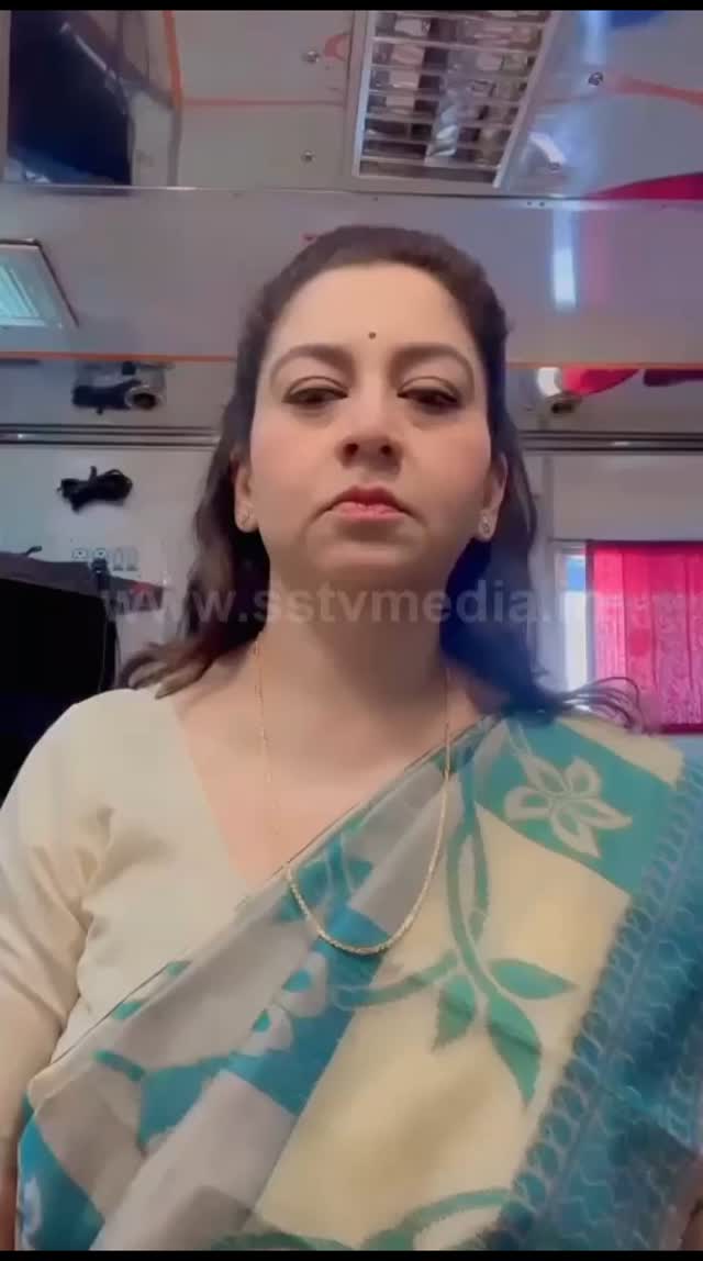 ಸುಧಾರಾಣಿ ಹಾಕಿರೋ ಸೀರೆ ಎಷ್ಟು ಚೆನ್ನಾಗಿದೆ ಅಲ್ವಾ