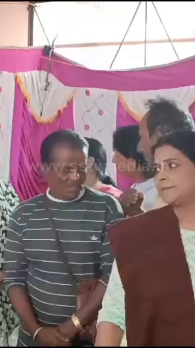 Bank Janardhan's daughter stands silent in memory of her father