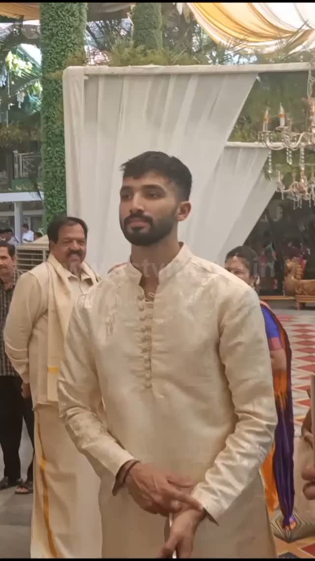 RCB player Padikkal arrives at actress Archana's wedding