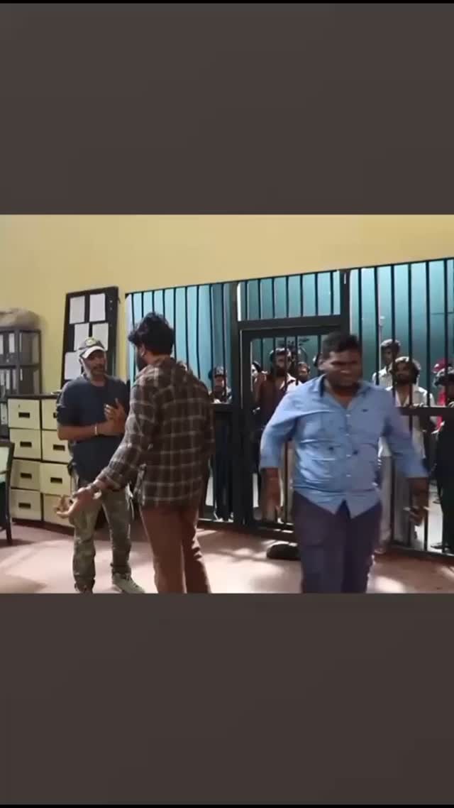 See Vinod Prabhakar look in Madeva movie