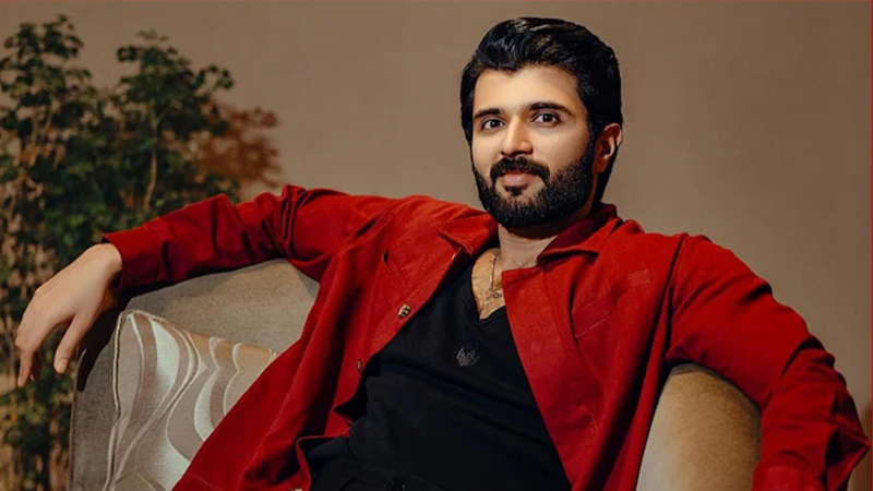 Vijay Deverakonda admitted to hospital with dengue fever