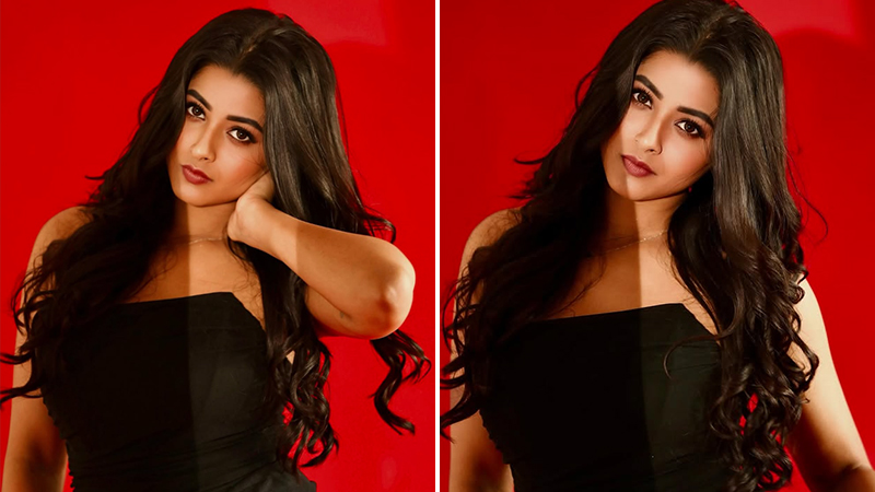 Monisha Vijayakumar in a stylish look!